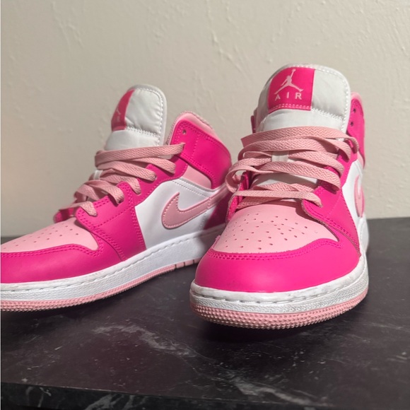 Jordan Women's Sneakers in Pink and White - Picture 9 of 9